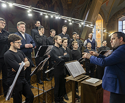 «На реках Вавилонских», «Скажи ми, Господи...» и стихиры Пасхи в исполнении Архиерейского хора (видео)