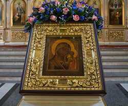 Канун дня празднования Казанской иконы Божией Матери
