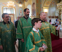Канун дня празднования обретения мощей преподобного Серафима Саровского