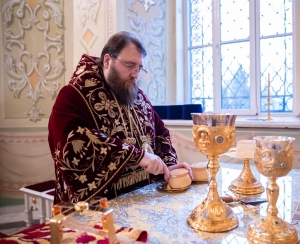 Митрополит Игнатий совершил Божественную литургию в Покровском соборе