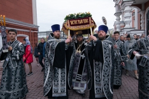 Великая Пятница. Утреня с чином погребения Спасителя