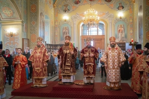 Неделя 2-я по Пасхе, апостола Фомы. Соборное богослужение архиереев Саратовской митрополии