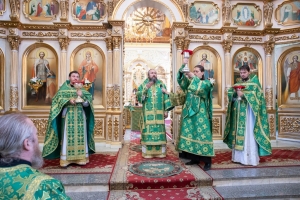 Епископ Варфоломей совершил Божественную литургию в Покровском соборе