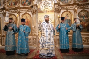 Канун празднования в честь Казанской иконы Божией Матери. Архиерейское богослужение
