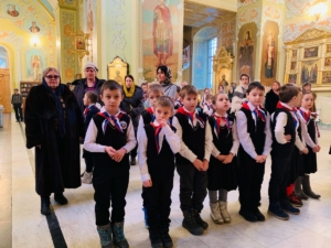 Ученики и преподаватели Покровской гимназии почтили память своего Небесного Покровителя