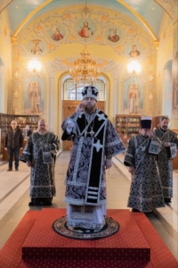 Митрополит Игнатий совершил Литургию Преждеосвященных Даров