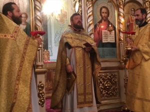 Ранняя Божественная литургия в Неделю 4-ю по Пятидесятнице