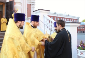 Встреча ковчега с частицей мощей блаженной Матроны Московской
