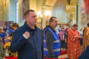 Губернатор региона посетил Покровский собор, где пребывают мощи великомученика Георгия Победоносца
