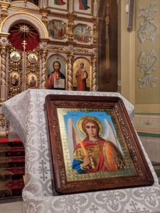 День празднования Собора архистратига Михаила и прочих Небесных Сил бесплотных. Божественная литургия