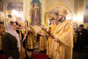Администратор праздничного хора Покровского собора был награжден Архиерейской грамотой