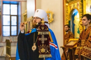Настоятель сослужил митрополиту Игнатию на Божественной литургии в Свято-Никольском мужском монастыре г. Саратова