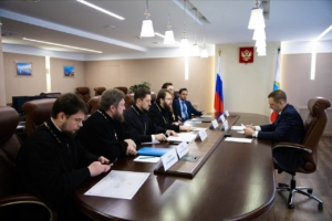 Настоятель собора присутствовал на встрече с губернатором Саратовской области