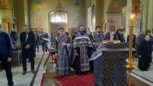 Вечернее богослужение с чинопоследованием пассии