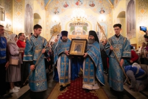 В Саратове встретили Казанскую икону Божией Матери