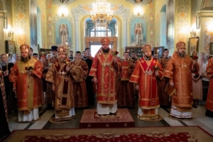 Канун Собора Саратовских святых совершено соборное архиерейское богослужение