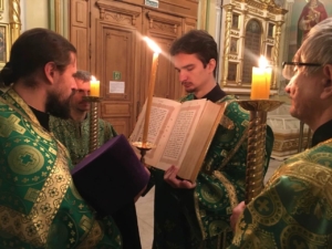 Канун дня памяти святого праведного Иоанна Кронштадтского