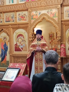 Божественная литургия в храме святителя Николая на Елшанском кладбище