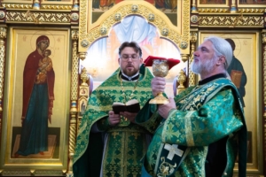 Настоятель собора сослужил митрополиту Игнатию на Божественной литургии в Иоанновском женском монастыре с. Алексеевка
