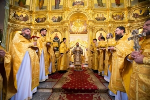 Совершено соборное архиерейское богослужение в Покровском соборе г. Саратова