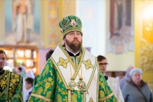 Митрополит Игнатий совершил Божественную литургию в Покровском соборе г. Саратова