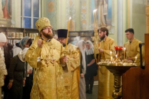 Митрополит Игнатий совершил всенощное бдение в Покровском соборе г. Саратова