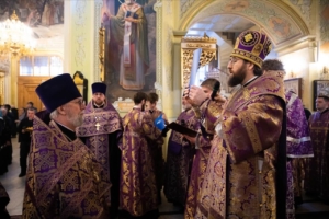 Митрополит Игнатий совершил всенощное бдение в Покровском соборе г. Саратова