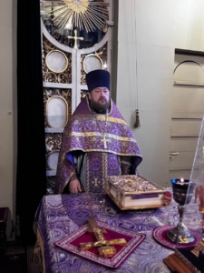 Ранняя Божественная литургия в Неделю 4-ю Великого поста