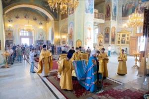 Митрополит Игнатий совершил Божественную литургию в Неделю 8-ю по Пятидесятнице